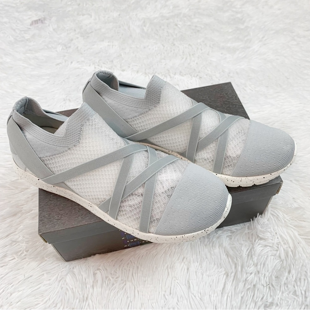 Bernie mev. Women 40 bungee sheer slip on comfort shoes light weight memory foam